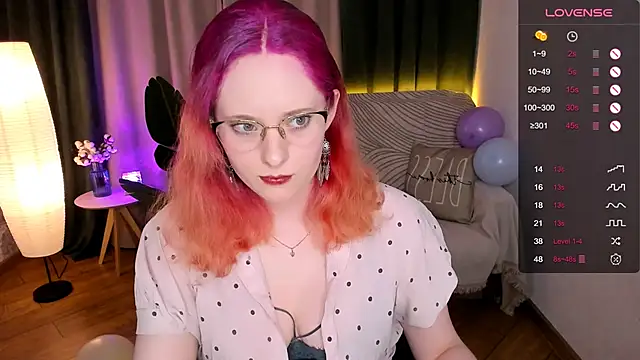 Snapshot of Aemilia_ chatting on 01/15/25, 12:47 Aemilia online show from 01/15/25, 12:47