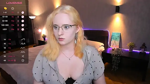 Snapshot of Aemilia_ chatting on 01/24/25, 12:31 Aemilia online show from 01/24/25, 12:31