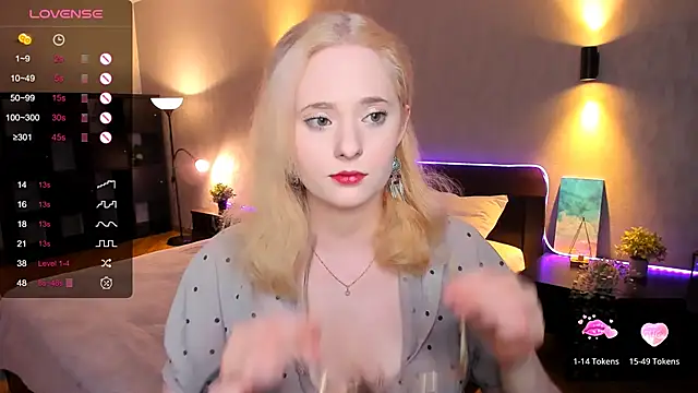 Snapshot of Aemilia_ chatting on 01/29/25, 12:13 Aemilia online show from 01/29/25, 12:13