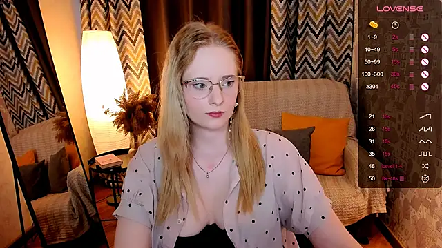Snapshot of Aemilia_ chatting on 09/15/25, 08:14 Aemilia online show from 09/15/25, 08:14