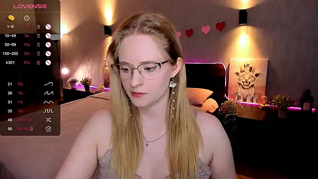 Snapshot of Aemilia_ chatting on 09/18/25, 08:38 Aemilia online show from 09/18/25, 08:38