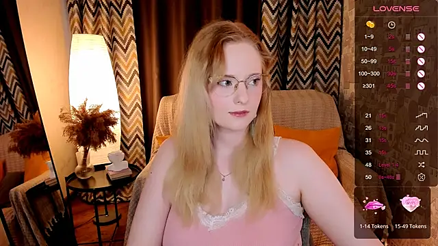 Snapshot of Aemilia_ chatting on 10/16/25, 08:15 Aemilia online show from 10/16/25, 08:15