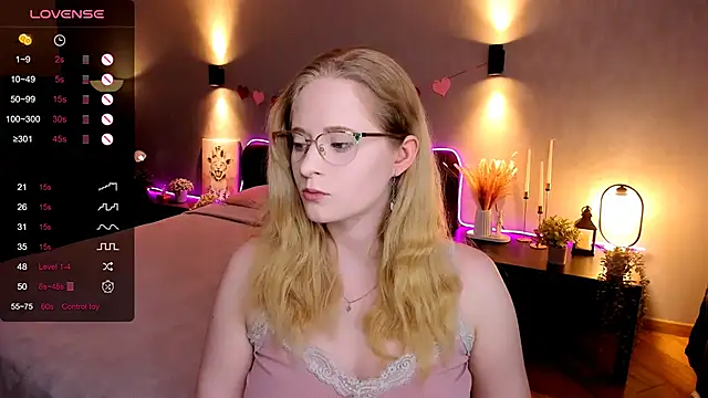 Aemilia  online show from 11/17/25, 08:20