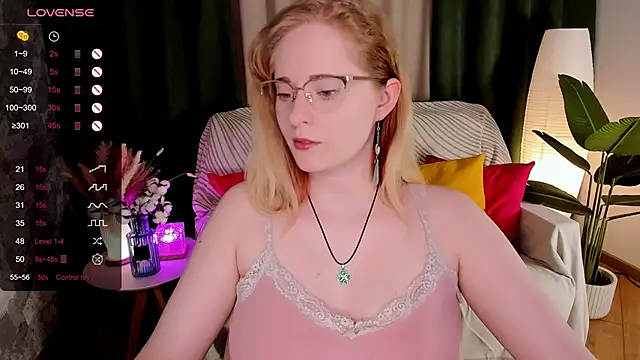 Snapshot of Aemilia_ chatting on 05/07/26, 08:42 Aemilia online show from 05/07/26, 08:42