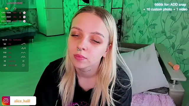 Alice Halle online show from 01/03/25, 05:42