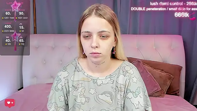 Alice Halle online show from 10/10/25, 01:37