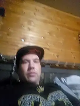 Snapshot of notsure353 chatting on 02/09/25, 11:36 notsure353 online show from 02/09/25, 11:36