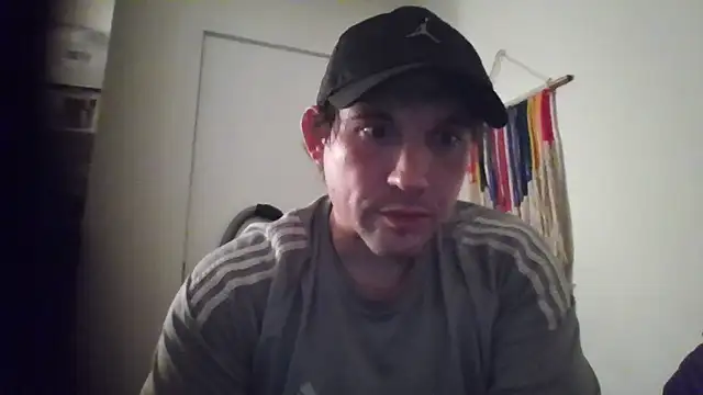 Snapshot of notsure353 chatting on 10/18/25, 09:10 notsure353 online show from 10/18/25, 09:10