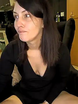 Snapshot of Linalicious chatting on 12/03/24, 03:44 Linalicious online show from 12/03/24, 03:44