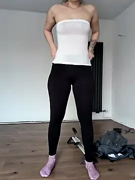 Snapshot of Linalicious chatting on 01/26/25, 11:50 Linalicious online show from 01/26/25, 11:50