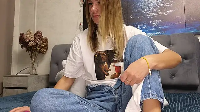 Strip-Lady online show from 03/18/26, 01:36