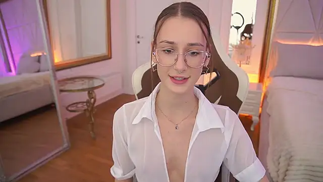 CozyMell online show from 03/24/26, 02:22