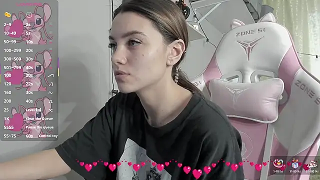 Snapshot of MashkaRay chatting on 02/14/25, 10:07 MashkaRay online show from 02/14/25, 10:07