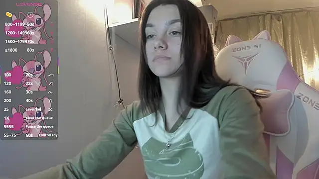 Snapshot of MashkaRay chatting on 03/11/25, 03:45 MashkaRay online show from 03/11/25, 03:45
