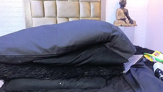 ximenawilliamss online show from 02/23/25, 12:41