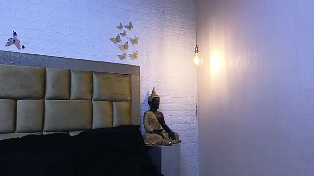 ximenawilliamss online show from 12/18/25, 09:32