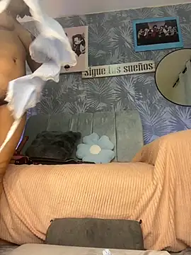 Snapshot of antonelaswete02 chatting on 11/15/25, 11:54 antonelaswete02 online show from 11/15/25, 11:54