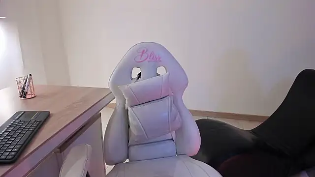 Snapshot of Barbara_honey chatting on 10/23/25, 12:59 Barbara honey online show from 10/23/25, 12:59