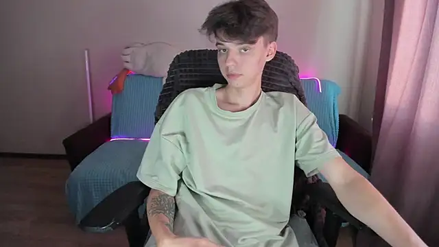 Liam sexy1 online show from 09/25/25, 02:54