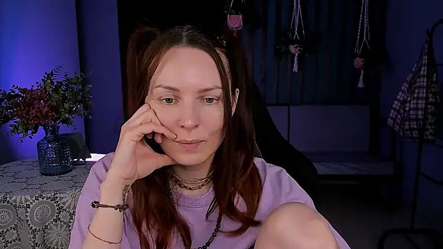 Snapshot of VandaRossi chatting on 02/14/25, 08:10 VandaRossi online show from 02/14/25, 08:10