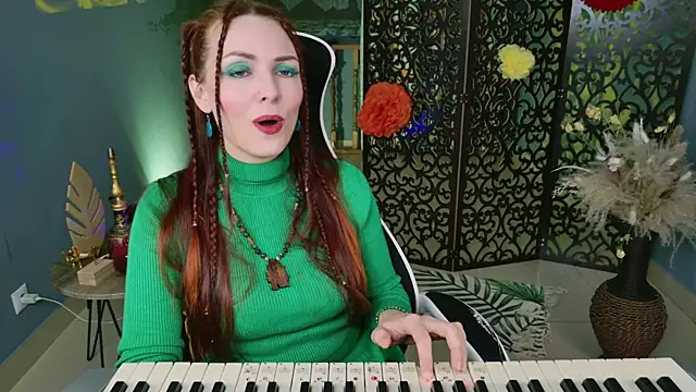 Snapshot of VandaRossi chatting on 02/26/25, 11:20 VandaRossi online show from 02/26/25, 11:20