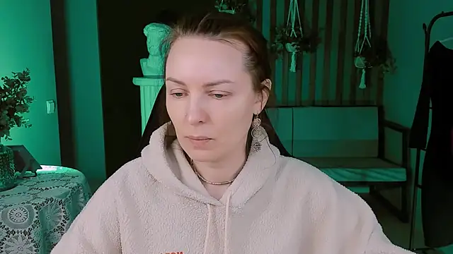 Snapshot of VandaRossi chatting on 02/27/25, 01:17 VandaRossi online show from 02/27/25, 01:17