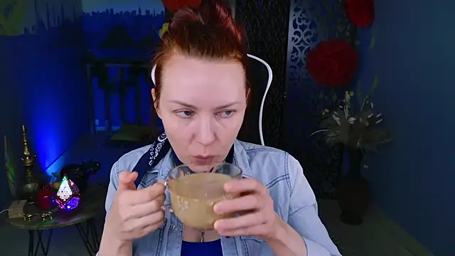 Snapshot of VandaRossi chatting on 03/12/25, 05:13 VandaRossi online show from 03/12/25, 05:13