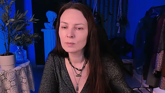 Snapshot of VandaRossi chatting on 10/18/25, 10:05 VandaRossi online show from 10/18/25, 10:05