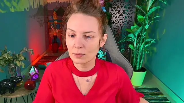 Snapshot of VandaRossi chatting on 11/14/25, 09:52 VandaRossi online show from 11/14/25, 09:52