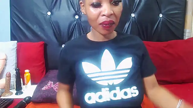 spicydiver38 online show from 04/19/26, 07:38