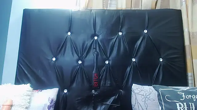 spicydiver38 online show from 04/21/26, 08:34