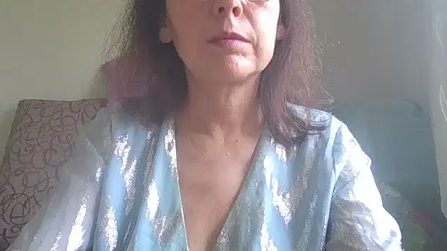 Snapshot of HollyJewel chatting on 05/19/26, 11:16 HollyJewel online show from 05/19/26, 11:16