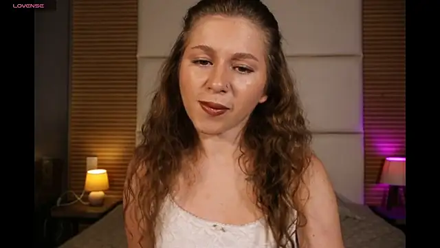 Snapshot of AliceBellamy chatting on 07/08/26, 10:36 AliceBellamy online show from 07/08/26, 10:36