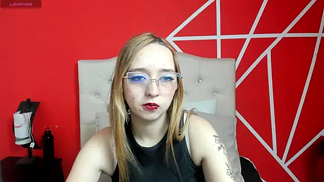 Snapshot of Liaroberts1 chatting on 01/23/25, 12:09 Liaroberts1 online show from 01/23/25, 12:09