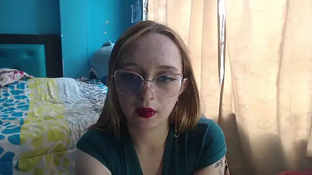 Snapshot of Liaroberts1 chatting on 02/01/25, 06:08 Liaroberts1 online show from 02/01/25, 06:08