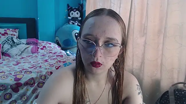 Snapshot of Liaroberts1 chatting on 03/05/25, 12:00 Liaroberts1 online show from 03/05/25, 12:00