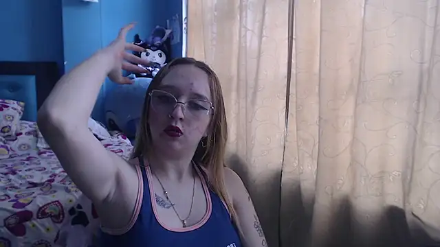 Snapshot of Liaroberts1 chatting on 03/08/25, 03:13 Liaroberts1 online show from 03/08/25, 03:13