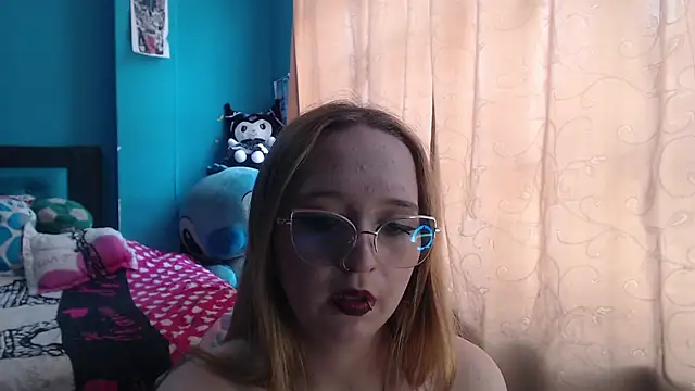 Snapshot of Liaroberts1 chatting on 03/21/25, 03:02 Liaroberts1 online show from 03/21/25, 03:02