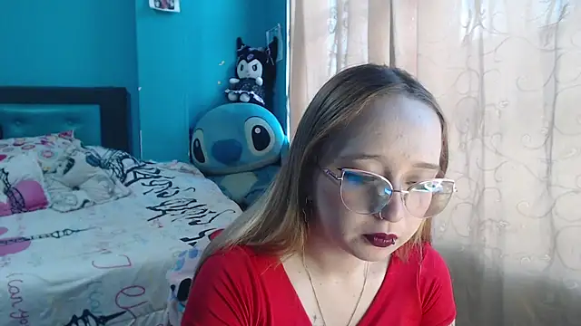 Snapshot of Liaroberts1 chatting on 03/22/25, 12:04 Liaroberts1 online show from 03/22/25, 12:04