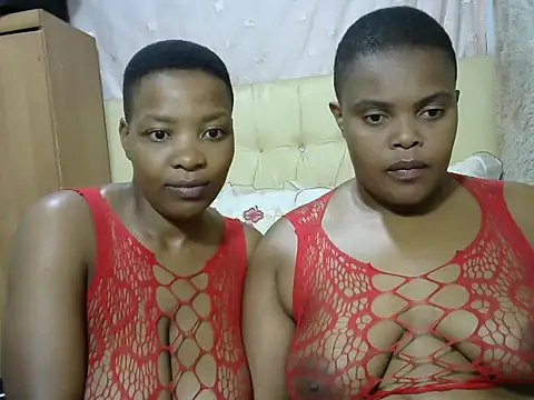 Snapshot of Xxxsluts chatting on 02/12/25, 07:24 Xxxsluts online show from 02/12/25, 07:24