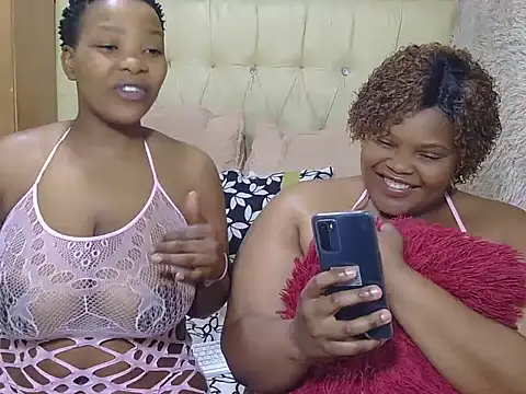 Snapshot of Xxxsluts chatting on 10/12/25, 05:39 Xxxsluts online show from 10/12/25, 05:39