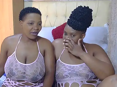 Snapshot of Xxxsluts chatting on 10/28/25, 12:09 Xxxsluts online show from 10/28/25, 12:09