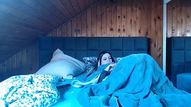 BoeseMoni1998 online show from 03/06/25, 09:03