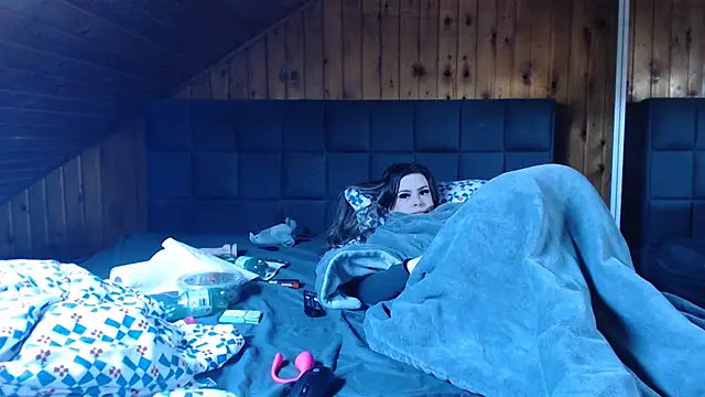 BoeseMoni1998 online show from 03/19/25, 06:12