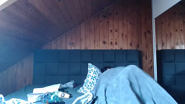 BoeseMoni1998 online show from 03/20/25, 08:09