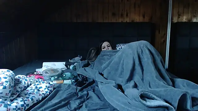 BoeseMoni1998 online show from 03/21/25, 04:18