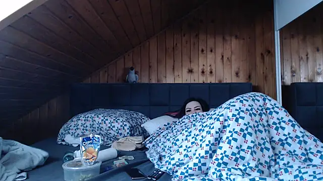 BoeseMoni1998 online show from 09/30/25, 10:31