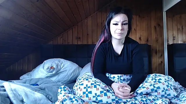 BoeseMoni1998 online show from 11/13/25, 10:36