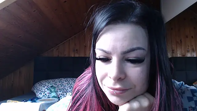 BoeseMoni1998 online show from 11/29/25, 09:12