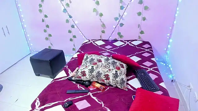 ambersmitx online show from 12/05/24, 01:49